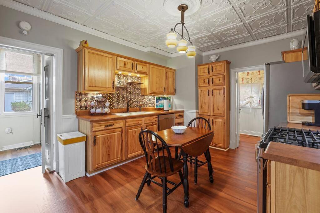 Charming Victorian Home - 2 Minutes To Downtown Lancaster Exterior foto